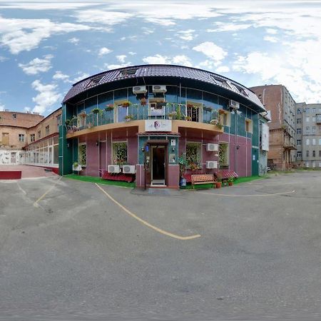 Yellow Unlimited Hotel 4 Jarkov Exterior foto